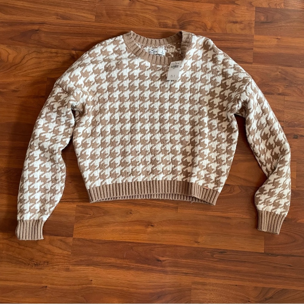 Hollister sweater